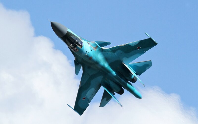 Su-30 Fighter Jet — Blue, Dynamic, Afternoon, Photograph, Sky