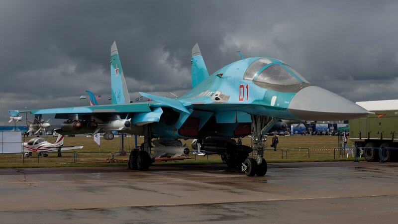 Su-34 Fighter Jet — Blue, Dramatic