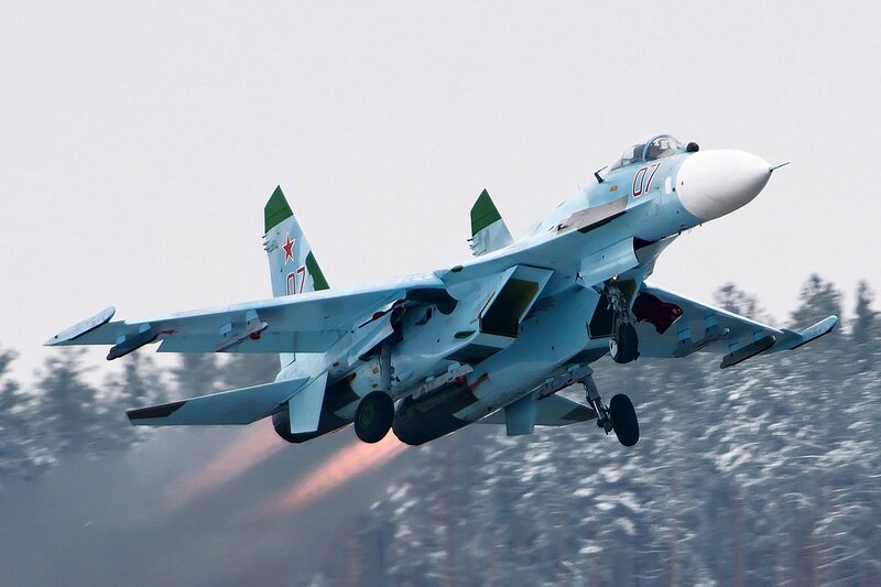 Su-34 Fighter Jet — Blue, Dynamic, Winter