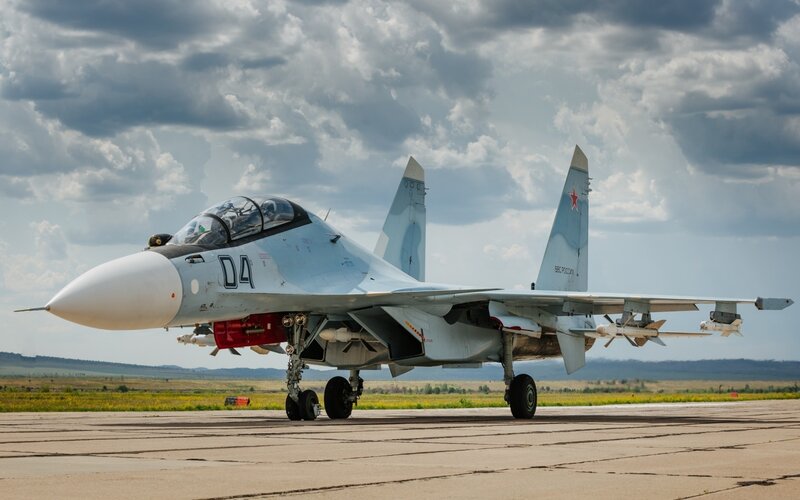 Su-34 Fighter Jet — Gray, Dramatic, Afternoon, Photograph