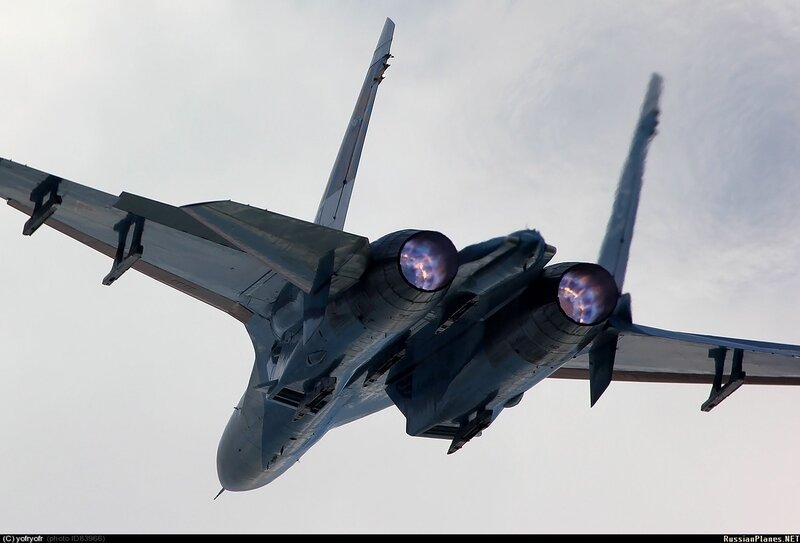 Su-34 Fighter Jet — Gray, Dramatic, Photograph