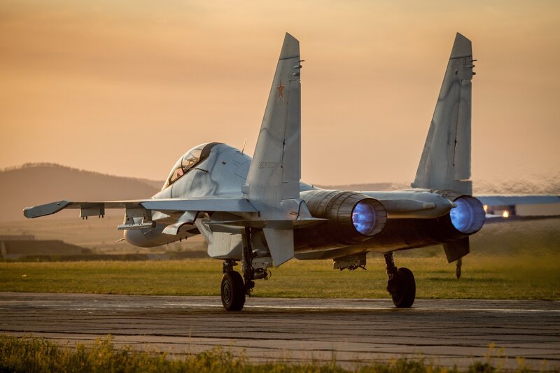 Su-34 Fighter Jet — Gray, Dramatic, Sunset