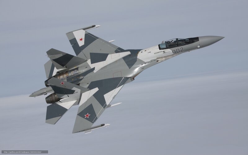 Su-35 Fighter Jet — Gray, Dynamic, Photograph