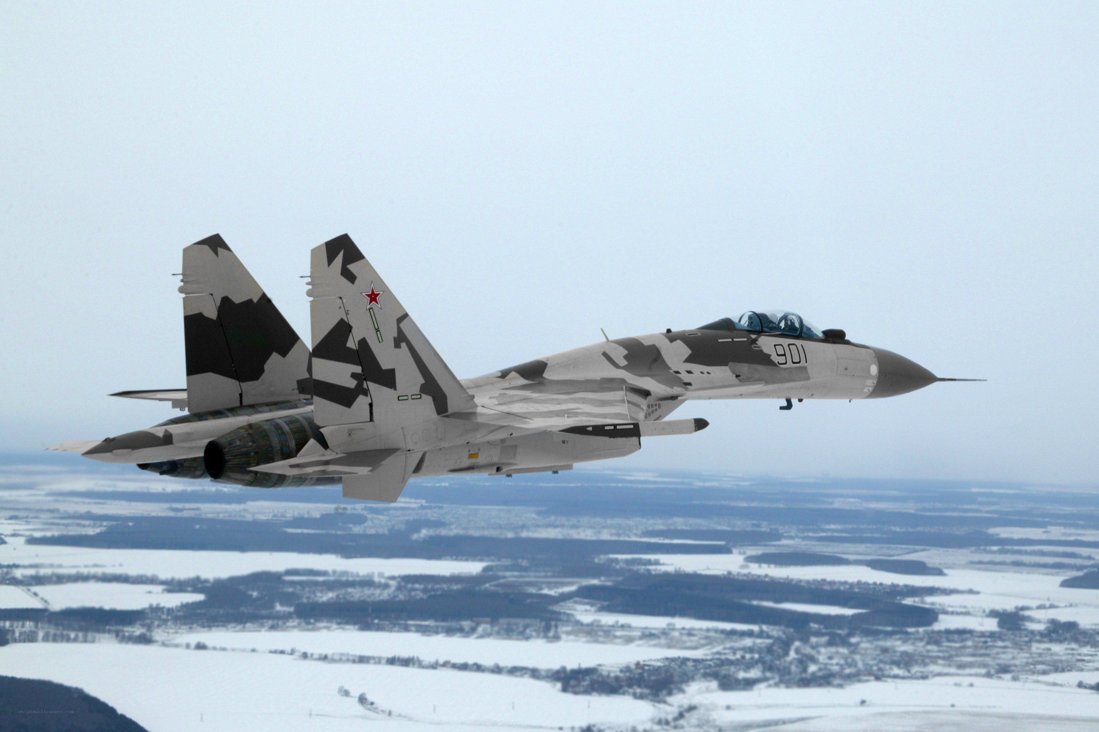 Su-35 fighter jet in flight