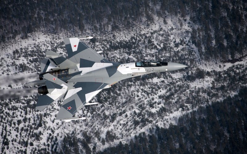 Su-35 fighter jet in flight