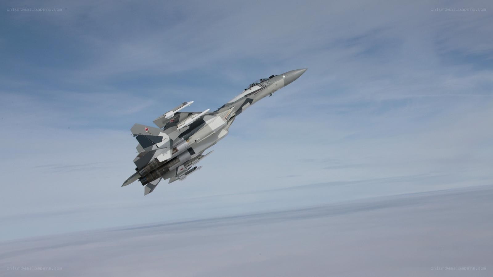 Su-35 fighter jet in flight