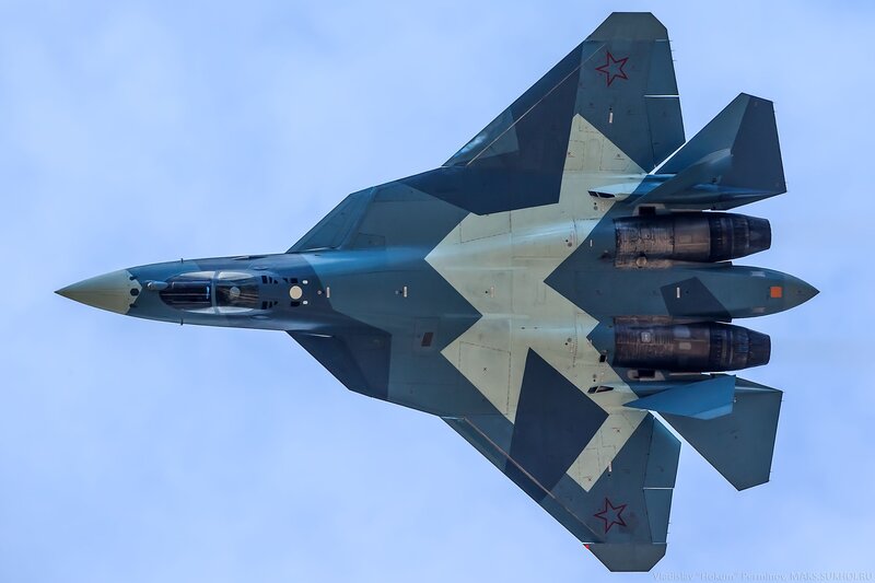 Su-57 Fighter Jet — Blue, Dynamic