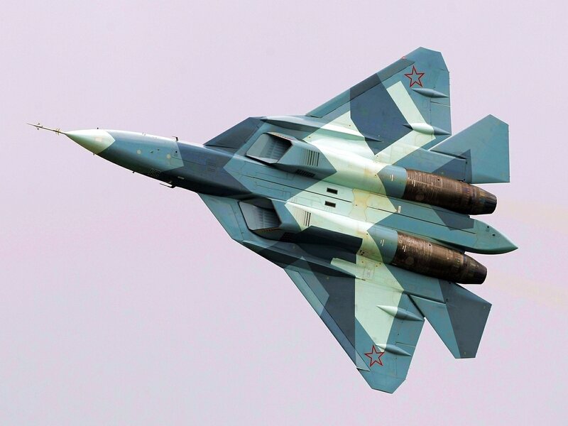 Su-57 Fighter Jet — Gray, Dynamic, Photograph