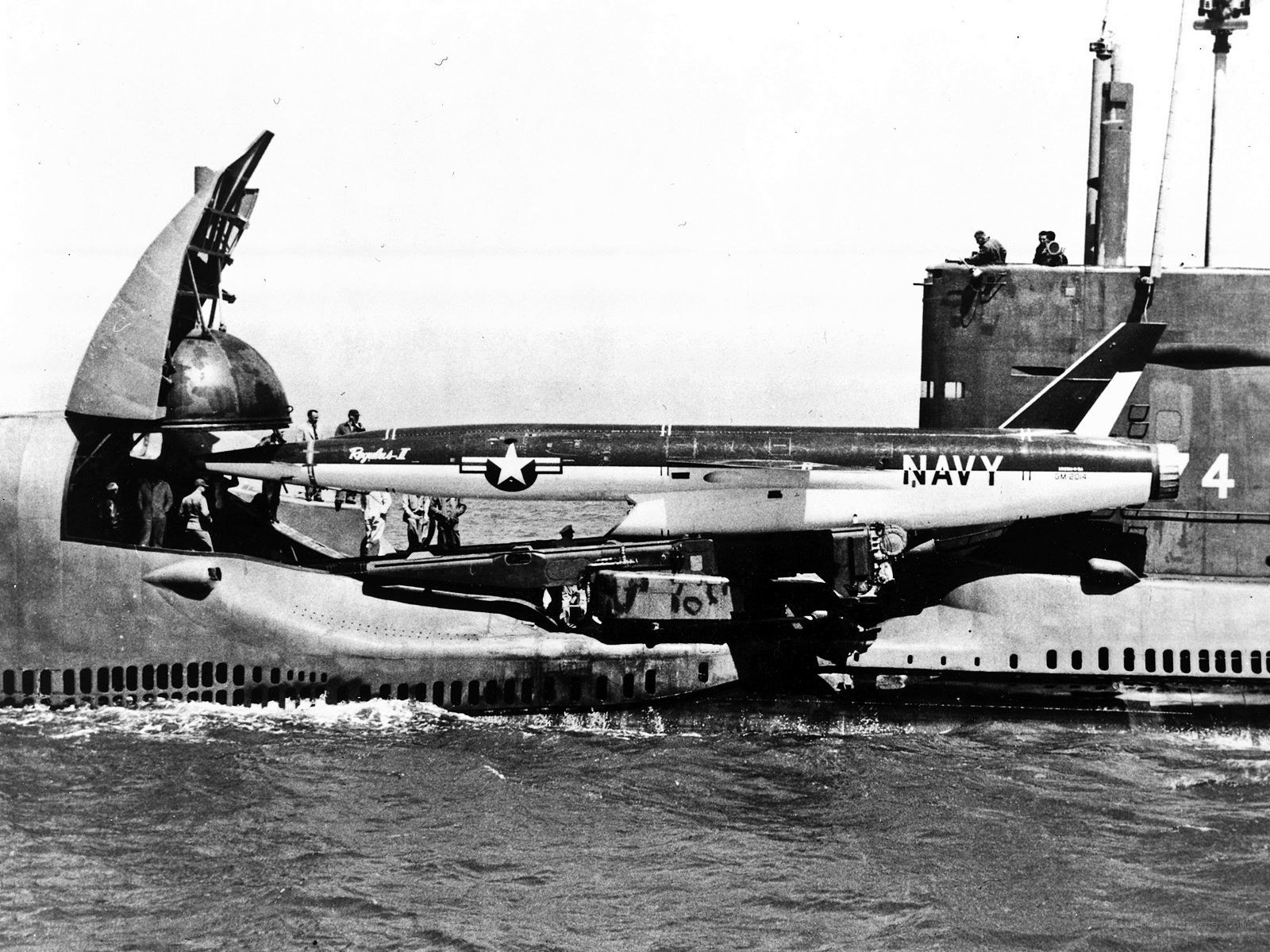 Submarine launching missile