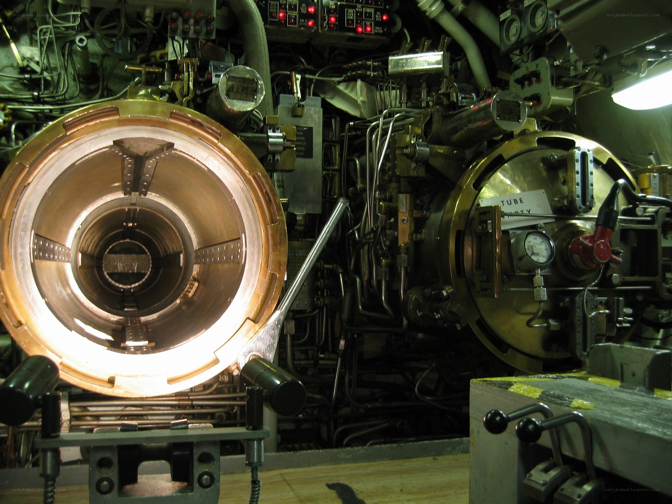 Submarine torpedo tubes