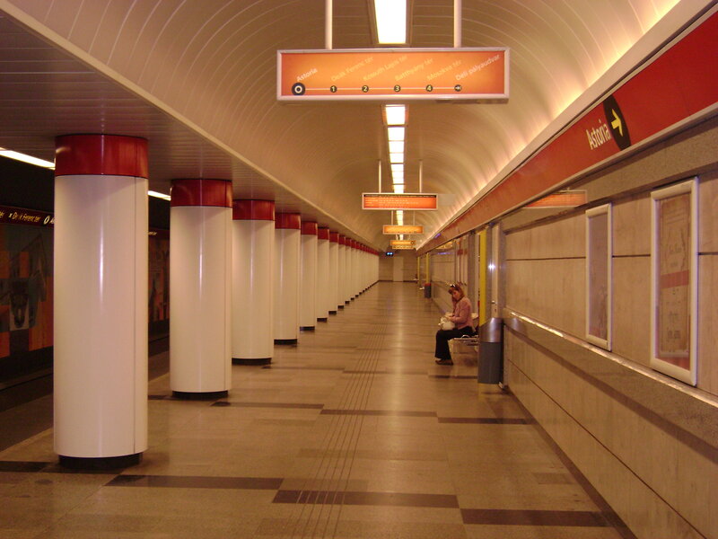 Subway station platform