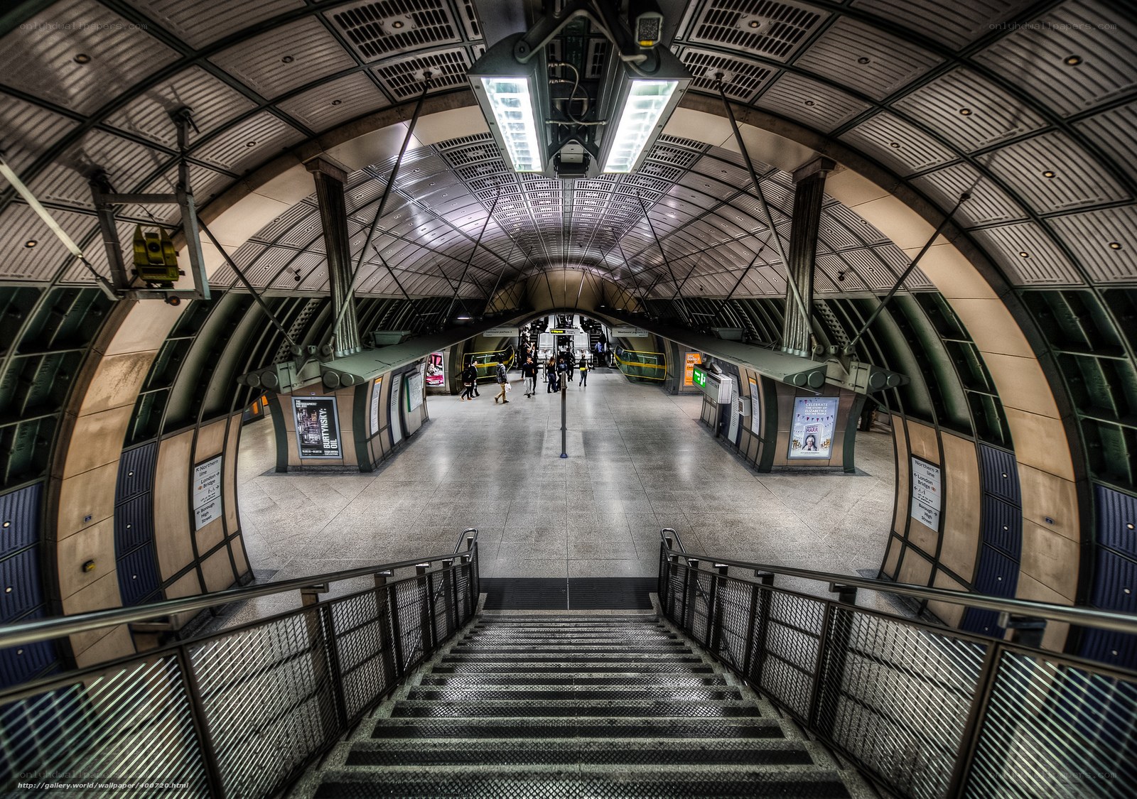 Subway station with arched ceiling