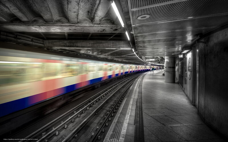 Subway Train in Motion — Black