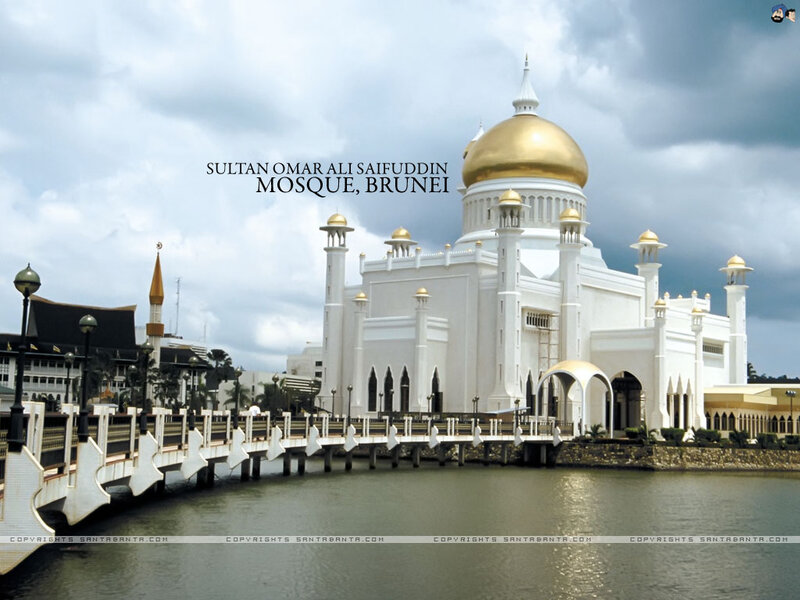 Sultan Omar Ali Saifuddin Mosque — White