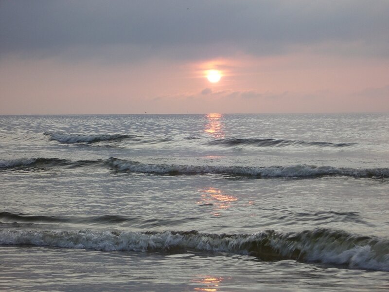 Sun Setting over Ocean — Pink, Calm