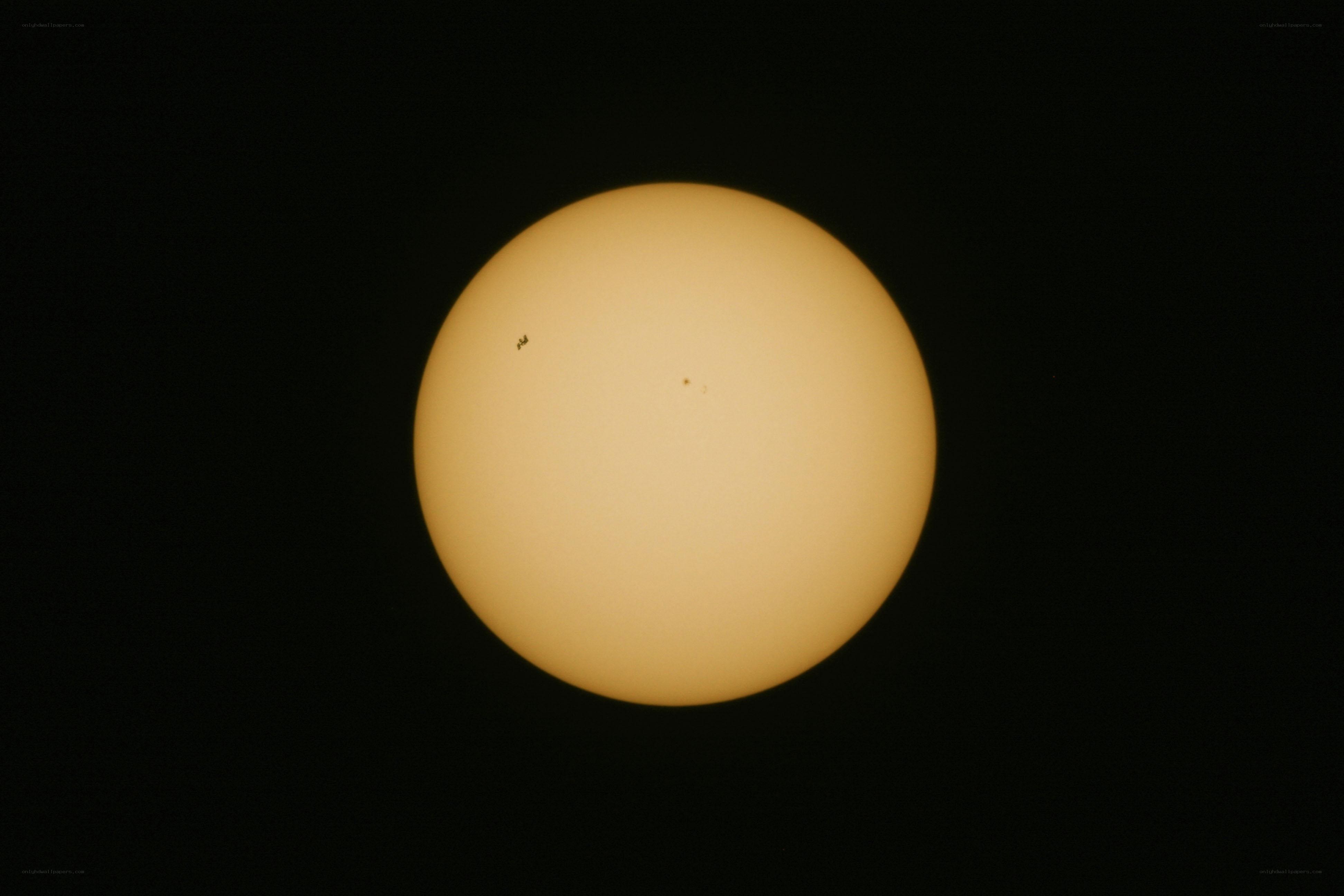 Sun with sunspots