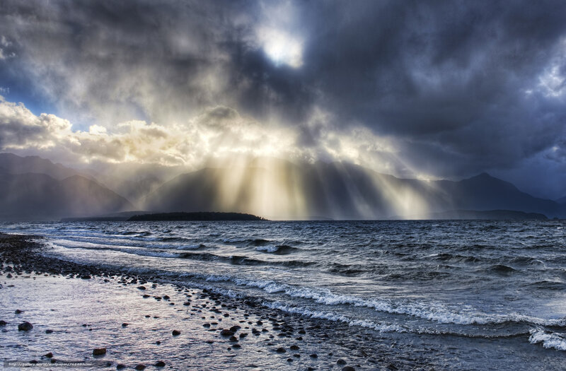 Sunbeams over Lake