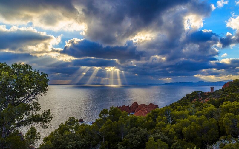 Sunbeams over Sea