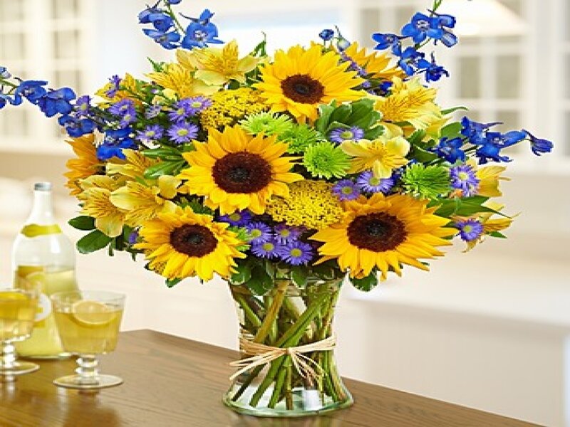 Sunflower Bouquet in Vase — Yellow, Bright