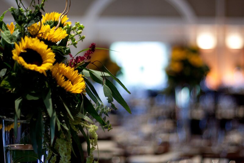 Sunflower Bouquet in Vase — Yellow, Calm