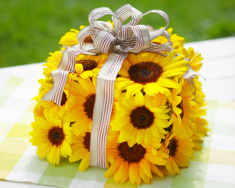 Sunflower Bouquet with Ribbon — Yellow, Bright
