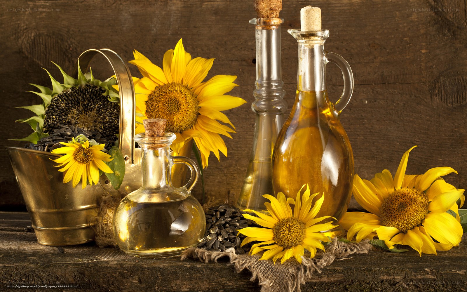 Sunflower oil and flowers