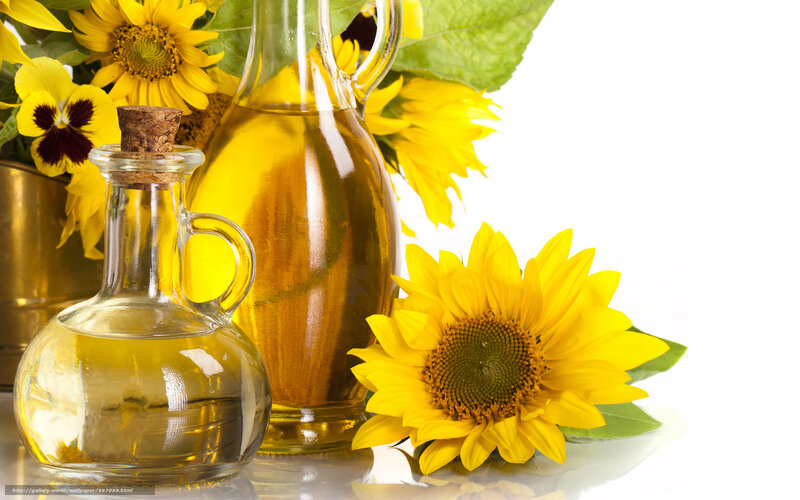Sunflower oil with sunflowers