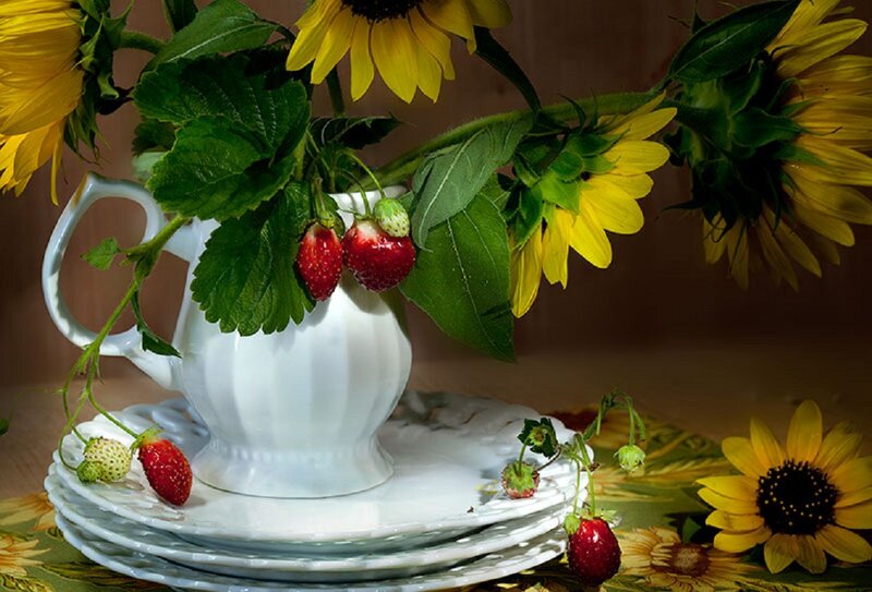 Sunflowers and Strawberries — Yellow