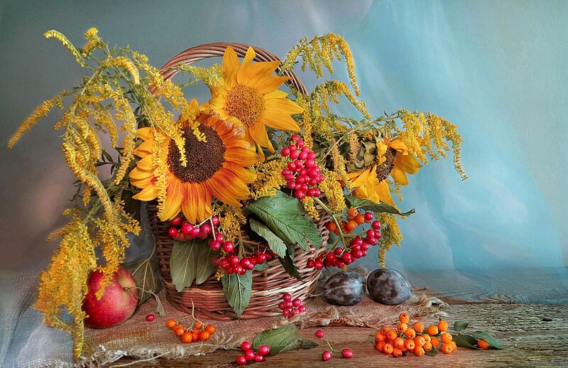 Sunflowers in a Basket — Yellow, Calm, Autumn