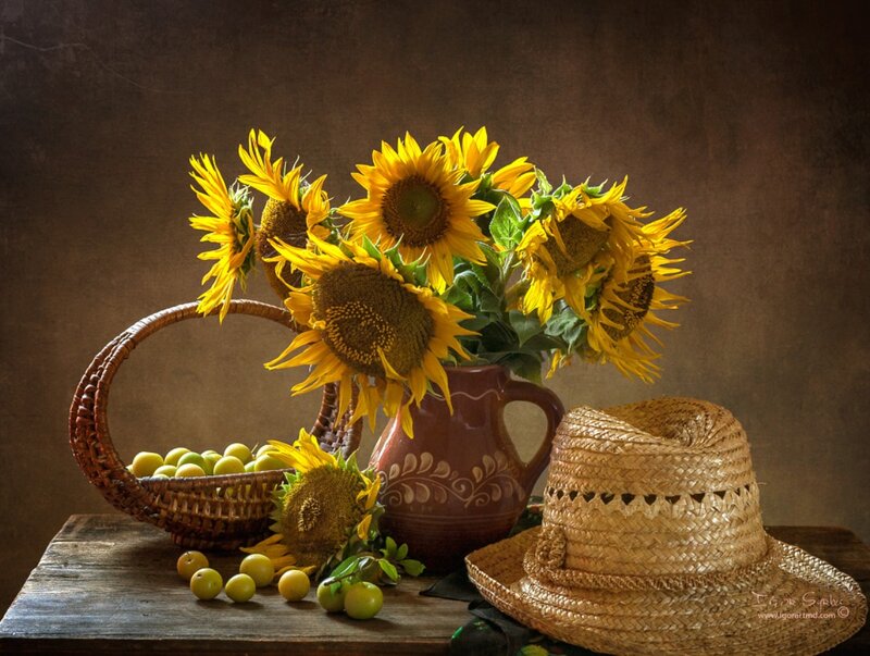 Sunflowers in a Jug — Yellow