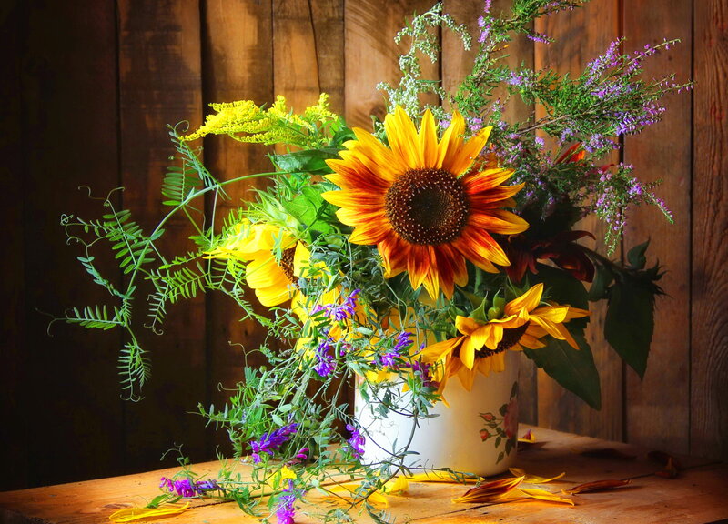 Sunflowers in a Vase — Yellow, Natural, Afternoon