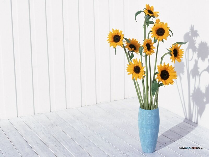 Sunflowers in a Vase — Yellow, Serene