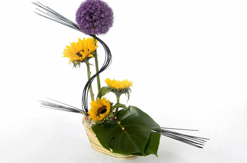 Sunflowers in Basket — Yellow, Calm