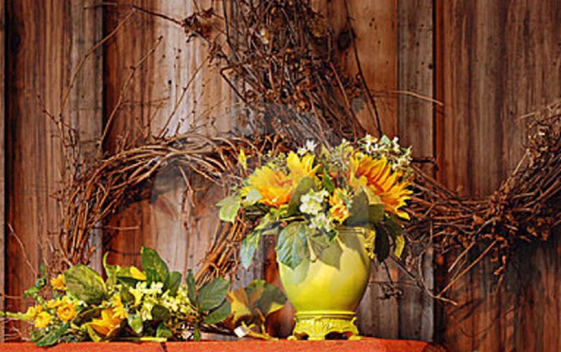 Sunflowers in Vase — Yellow, Calm