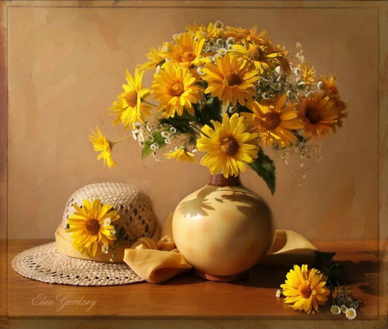 Sunflowers in Vase — Yellow, Serene