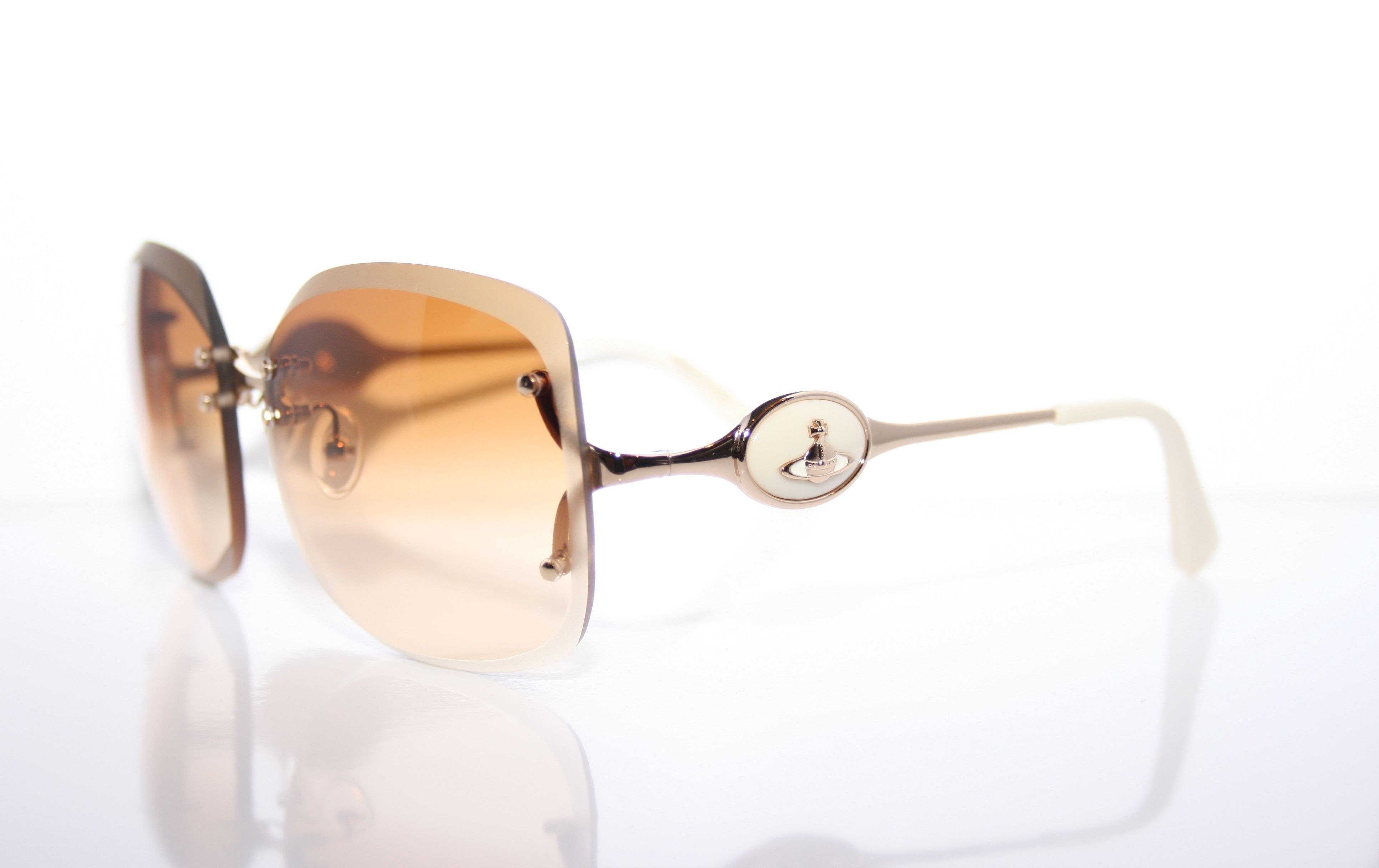 sunglasses with gradient lenses