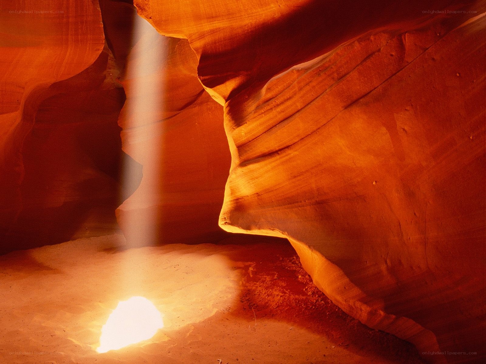 Sunlight beam in canyon