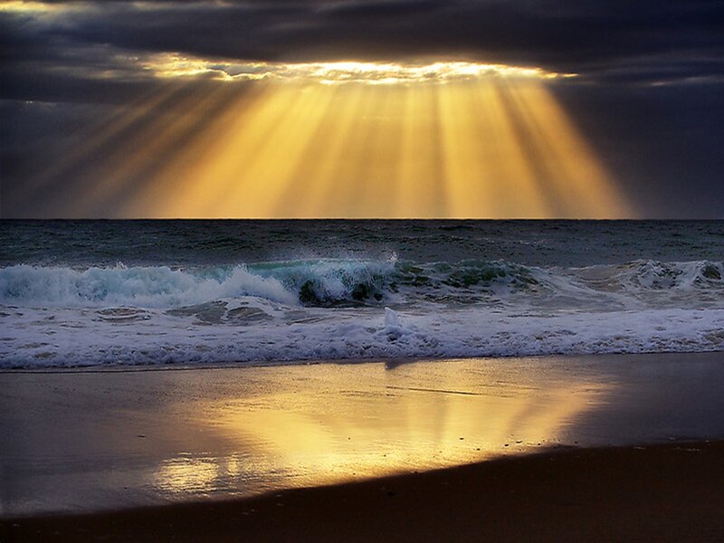 Sunlight Beams over Ocean — Yellow