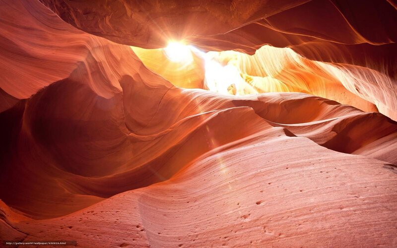 Sunlight in Sandstone Canyon — Red
