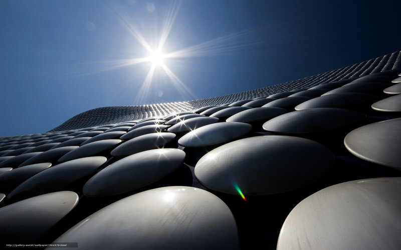 Sunlight on a modern building