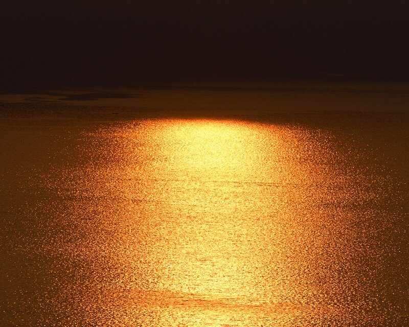 Sunlight on Water — Gold, Serene