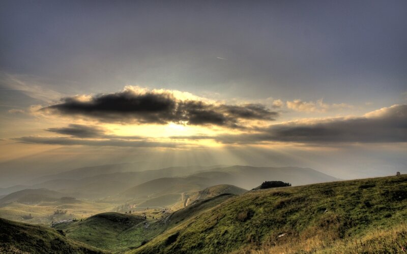 Sunlight Through Clouds — Green, Dramatic, Sunrise