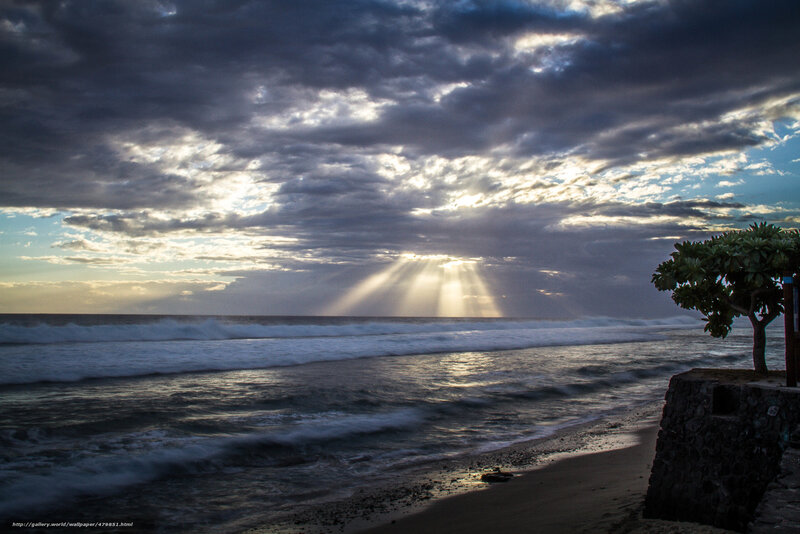 Sunlight Through Clouds over Ocean — Gray