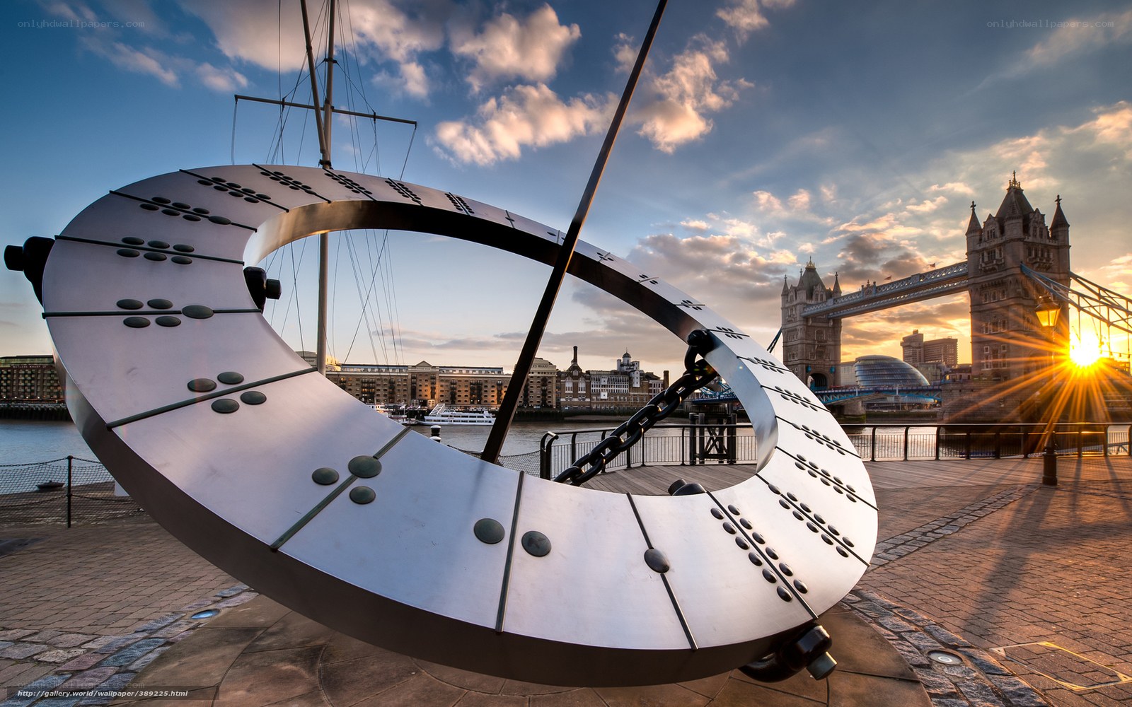 Sunrise at Tower Bridge