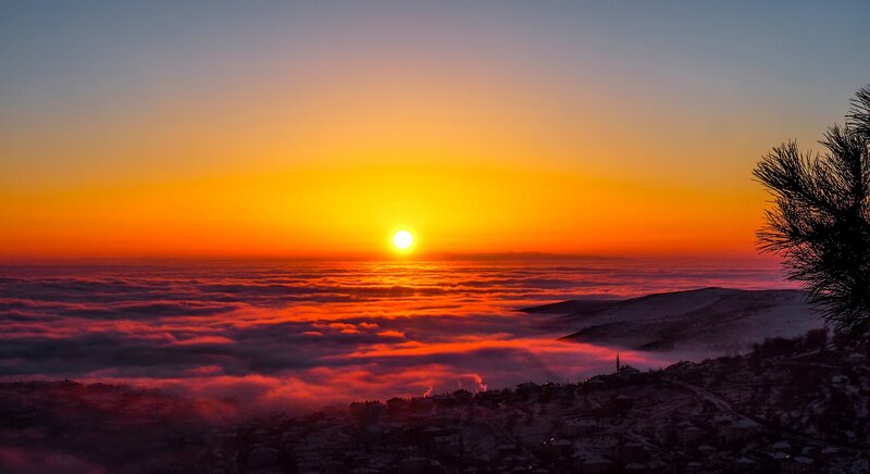 Sunrise over Cloud Sea — Orange, Dramatic
