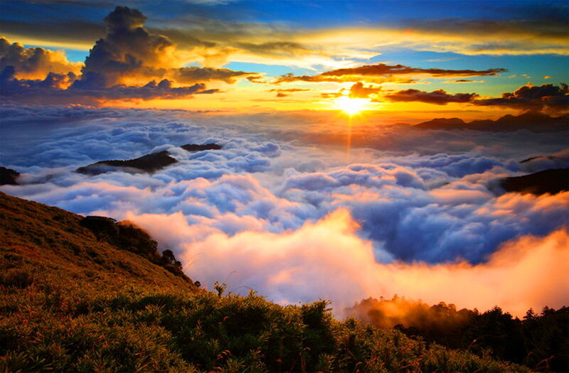 Sunrise over Cloud Sea — Orange