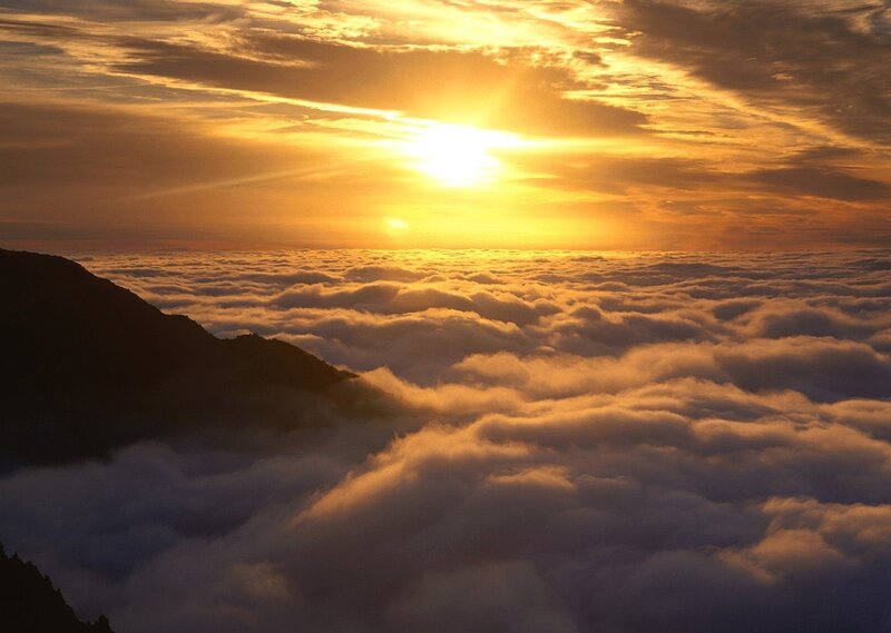Sunrise over Cloud Sea — Yellow