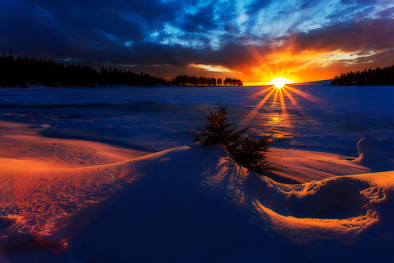 Sunrise over Frozen Lake — Blue, Dramatic