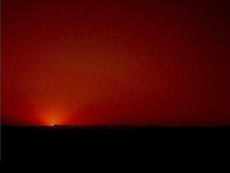 Sunrise over Horizon — Red