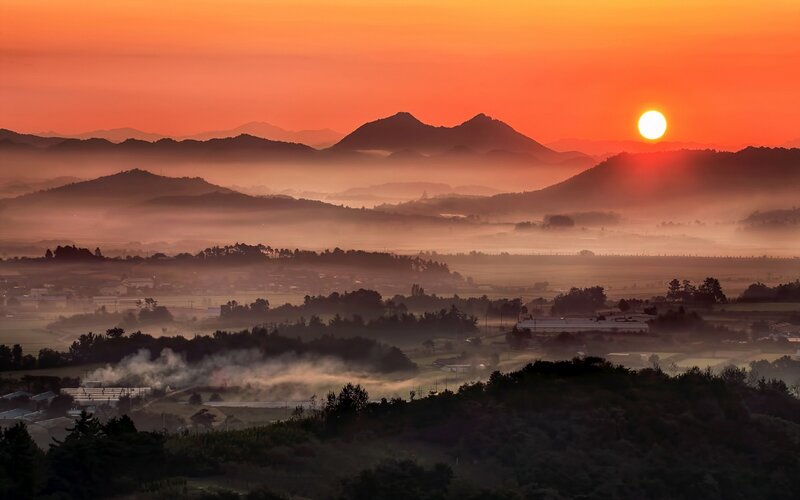 Sunrise over Misty Mountains — Orange